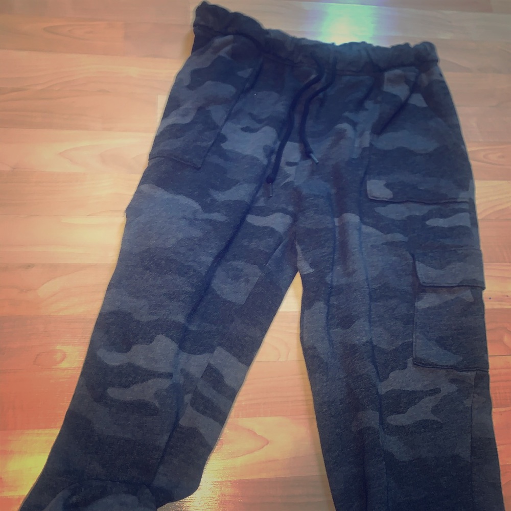 PINK camo sweat pants size large